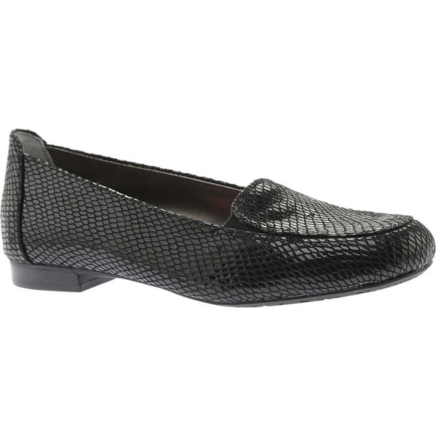 ROS Hommerson Womens Cynthia Leather Closed Toe Loafers ROS Hommerson Womens Cynthia Leather Closed Toe Loafers